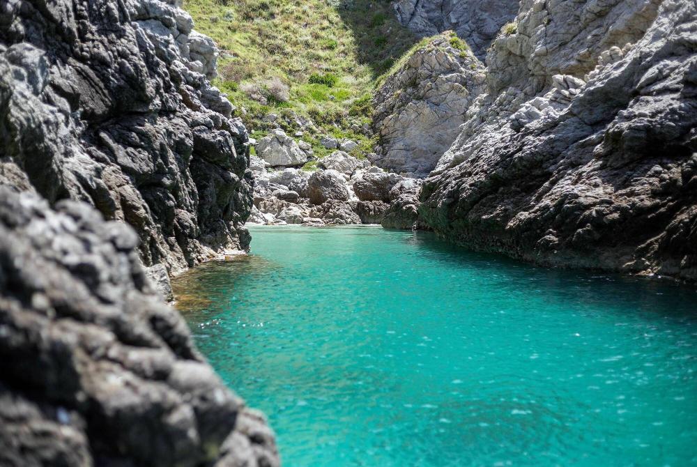 Scogliera di Capo Vaticano in Calabria
